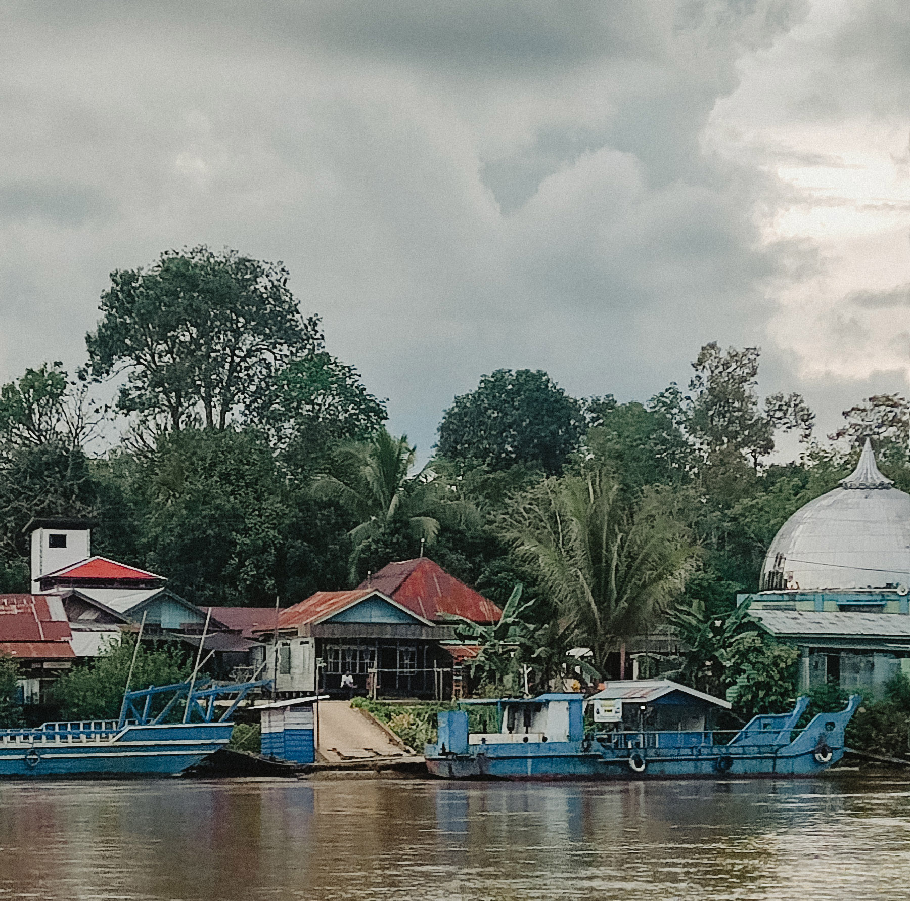 Di Tepian Sungai Barito